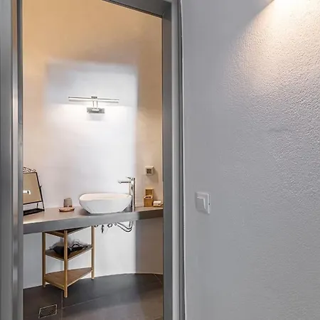 Apartman Veneston Suites, Kapari *