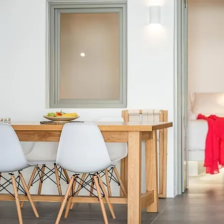 Veneston Suites, Kapari Apartment *