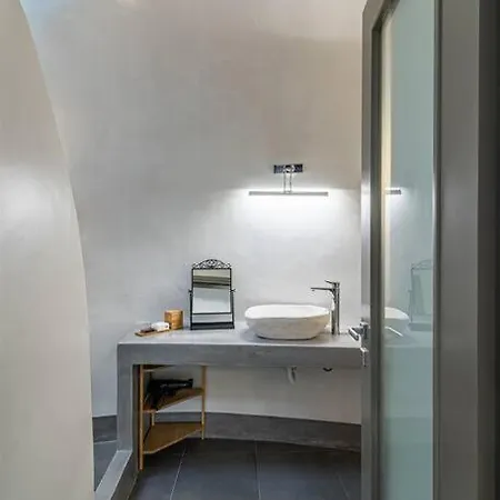 Veneston Suites, Kapari Apartman