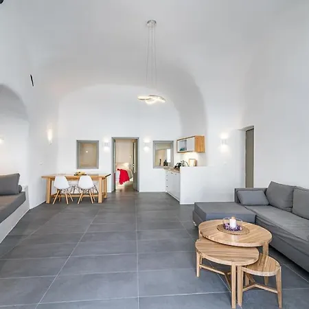 Veneston Suites, Kapari Apartment *