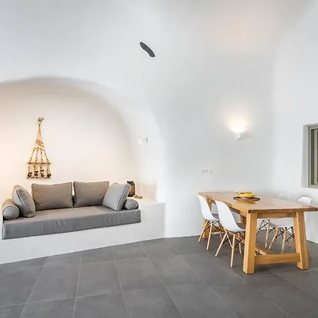 Veneston Suites, Kapari